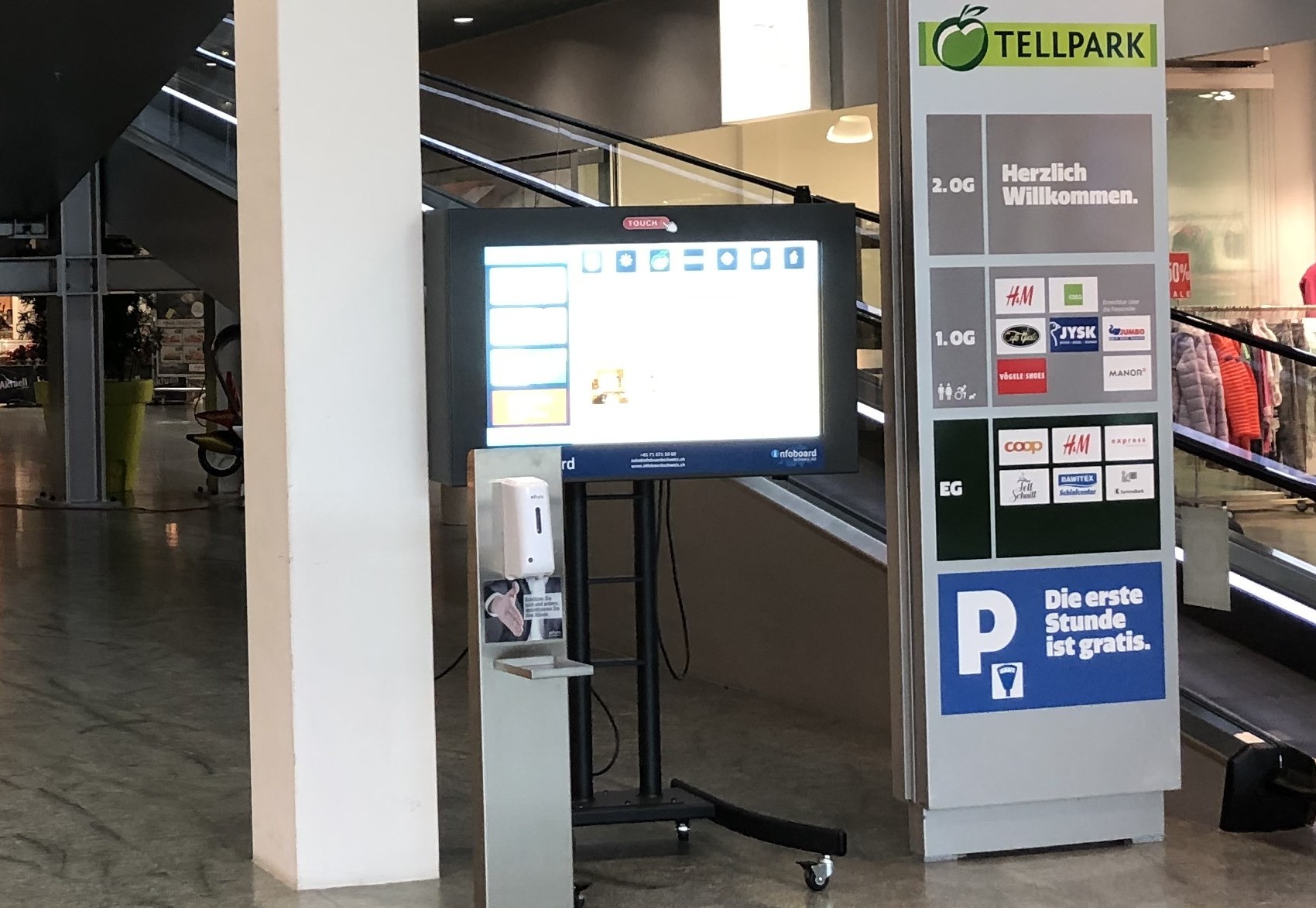 Infoboard-Display im Einkaufszentrum Tellpark der Infoboard Schweiz AG