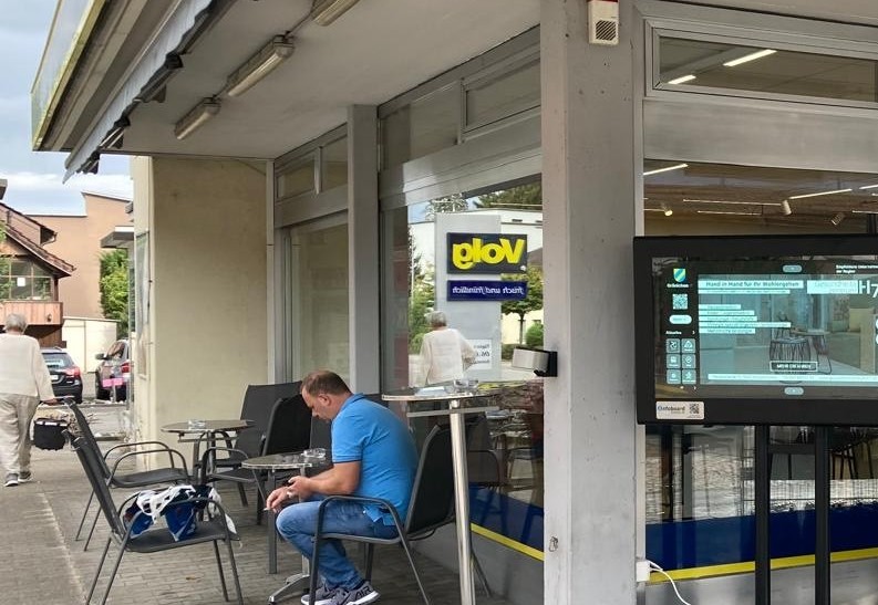 Infoboard-Display beim Volg Gränichen der Infoboard Schweiz AG